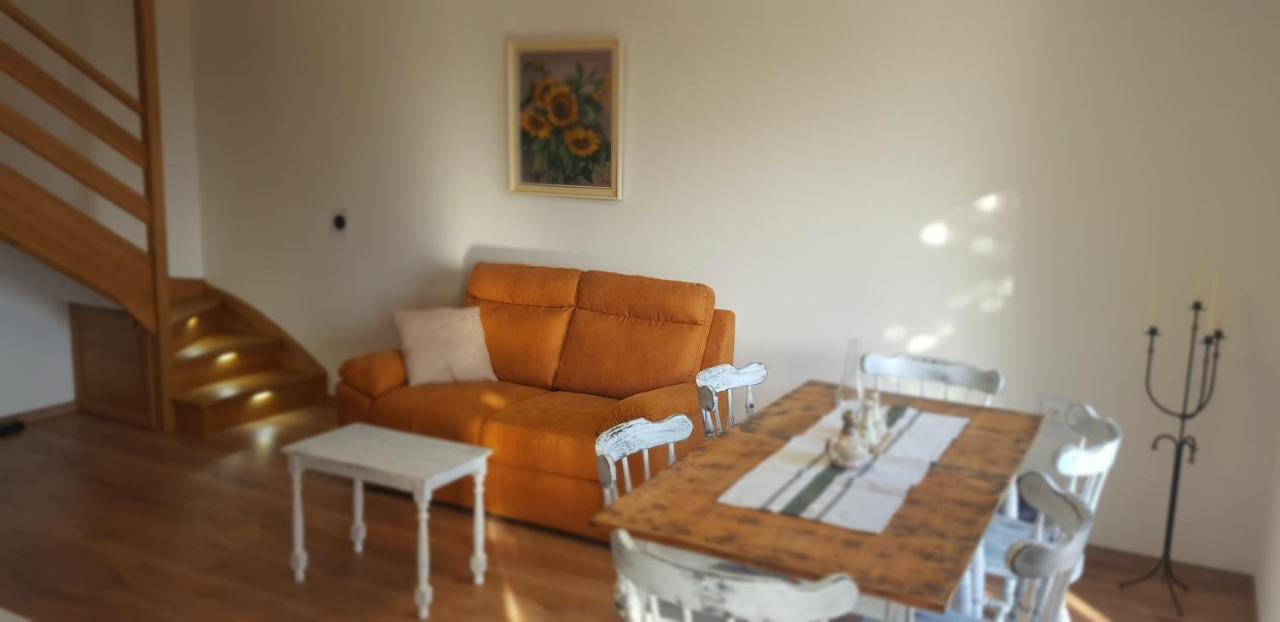 Holiday House Vilana Puconci Extérieur photo